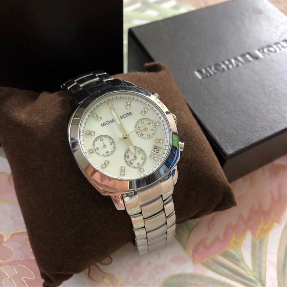 Michael Kira Woman’s watch mother of pearl